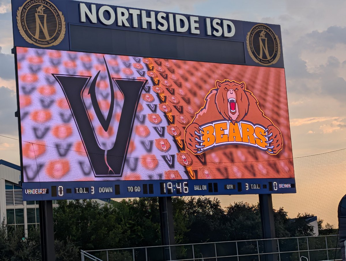 RadDadATX2's tweet photo. @VHSFootball @BFNDFball @var_austin @dctf @VypeATX @varsity_news @TexasTNG @texashsfootball @JeffJonesSports Rain Delay Update

Both Head Coaches on field with game officials and NISD personnel. Looks like a decision could come soon 🤞 https://t.co/W0Hj8SYwmG