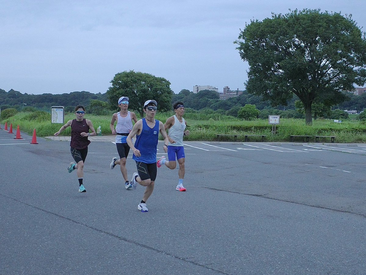 23304Shimo's tweet photo. 8/29 朝ラン☁24°C
17kmジョグ Ave4:50/km
5kmTT引っ張り 18:27 Ave3:41.4/km
👟SONICBLAST
今朝は軽めのジョグと5kmTTのペーサー。明日は自分のポイント練習🔥
雨上がりで涼しくなった！このまま秋に突入してくれ〜🥹🍂 https://t.co/swqWyQpdLr