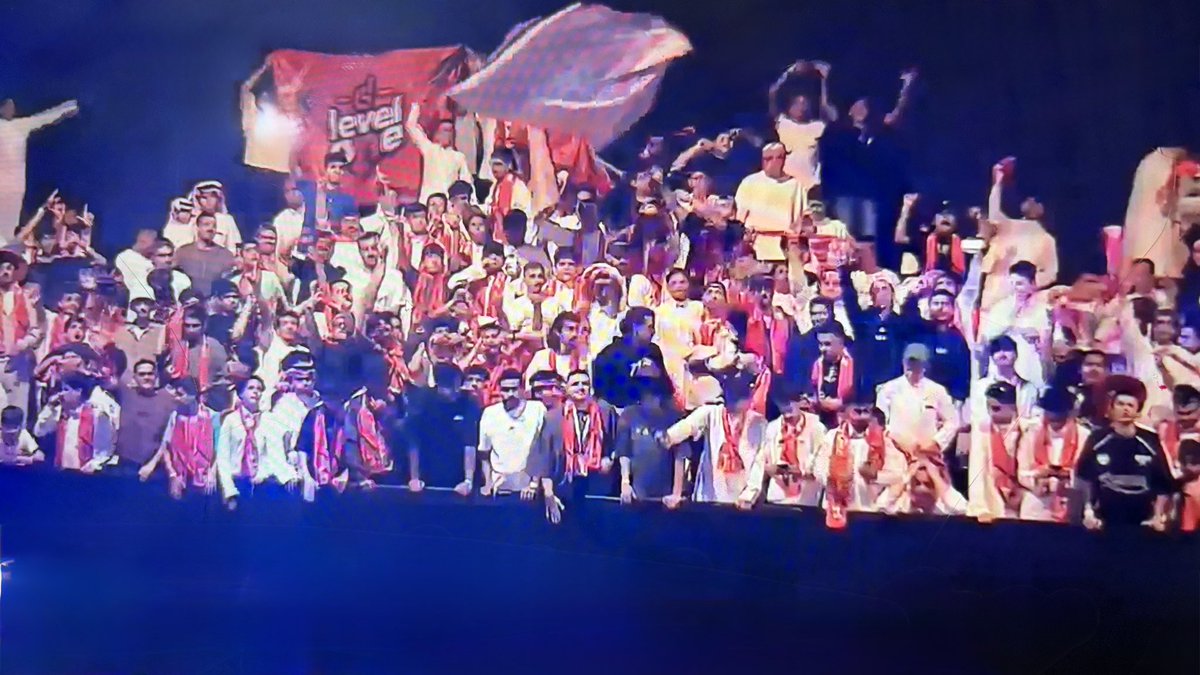 5dou0's tweet photo. الجمهور اليوم و كل يوم ما قصر و لفل ون ايضا فازو ب افضل حظور و ما قصرتو والله و الف مبروك ل الذهبي لفل ونن🫡
#StayOne #LevelOne https://t.co/TJBGGpNjKj