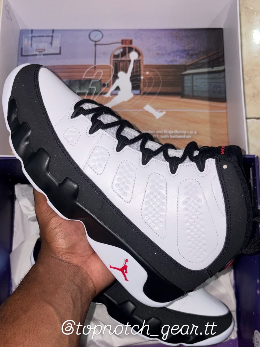 JustFreshKicks's tweet photo. Air Jordan 8 "Chrome" or Air Jordan 9 "Space Jam" ⁉️ https://t.co/ZRR7U0oG54