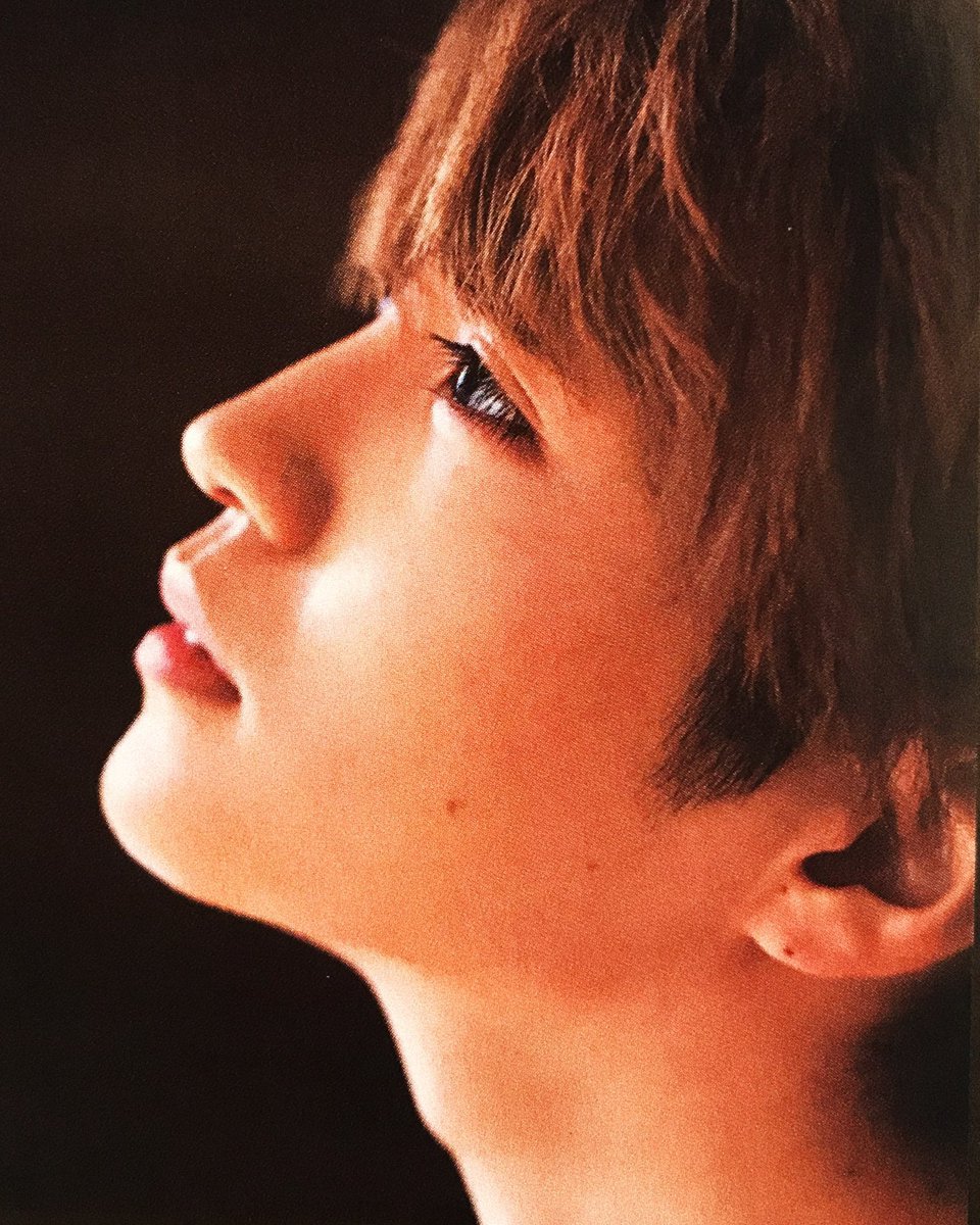 mero98633043863's tweet photo. 西畑さんも正面から見ると可愛い系なのに横から見ると鼻が二等辺三角形 https://t.co/n72F8I4BnG