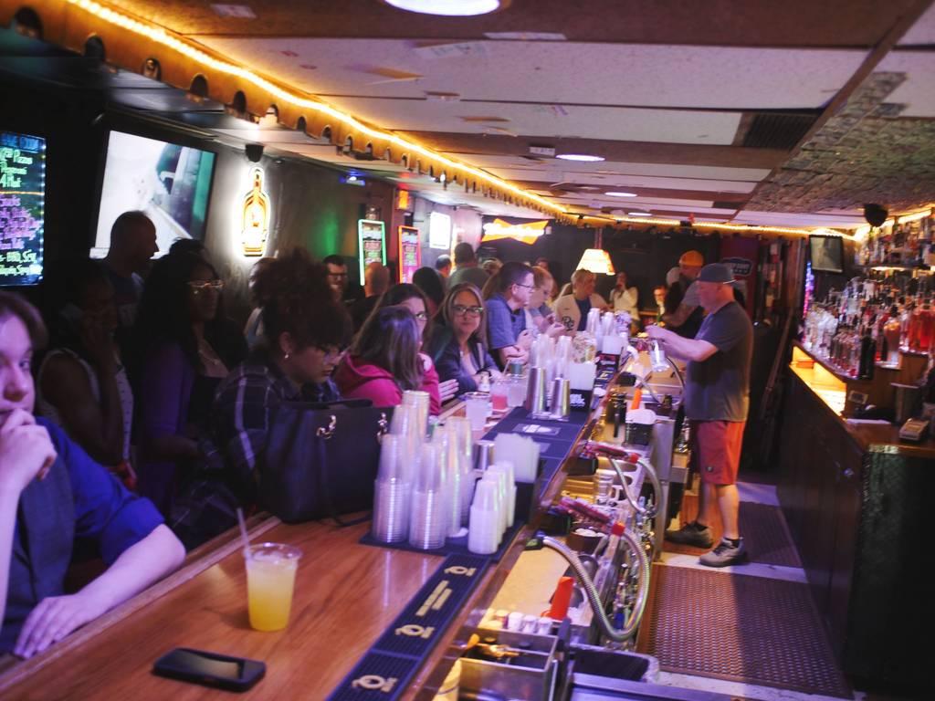 TheStopWichita's tweet photo. The lights are on and the doors are open! 🍻 

We’re open for the night! Come early for $5 Jim Beam, $5 Warbeard pints &amp; $4 Fireball/Apple shots. Pool, patio &amp; karaoke at 8:30 PM. See you at The Stop! 🎤 #TheStopWichita #WichitaKaraoke #FridayNight https://t.co/mD0fBQnpHM