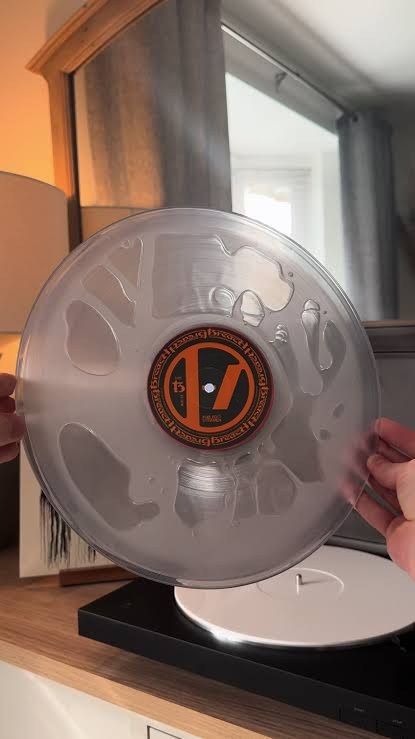 jimbocius's tweet photo. JUST GOT MY BREACH VINYL IN THE MAIL https://t.co/K1hOqnarKR