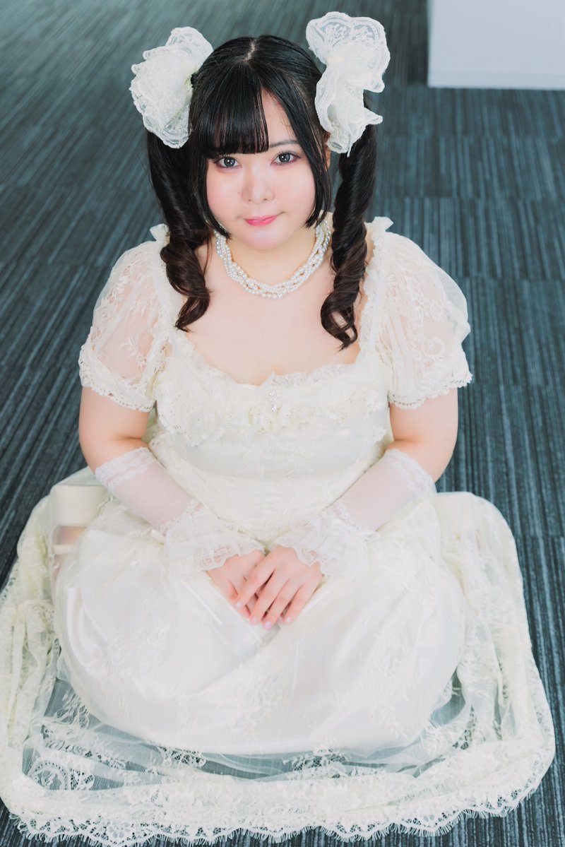 shion0_25mg's tweet photo. 「エンタメNEXT @entamenext 」様にて、お姉さんのインタビュー記事が公開されたわよ！
アイドル時代から、引退後30kg激太りの心境、まもなく始動するバンド「大大嬢(だいおおじょう)」のコンセプトや制作秘話まで🤩
小娘・小僧たち、気に入った部分があったらスクショして広めてちょうだいね。
皆様の感想を楽しみにしているわよ！

前編→ https://t.co/FnqU5yIVLm
後編→ https://t.co/GppnUYSLnh