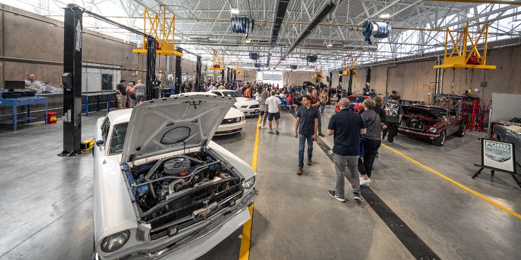 CNMsuncats's tweet photo. Thanks to everyone who joined us for the opening of the Transportation Systems Technology Center at RioTECH Career Technical Education High School🚗

The new center will be home to #CNM’s Automotive Technology, EV Technology, and select Light Diesel Equipment Technology programs. https://t.co/9cPqvLs4pU