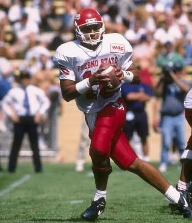 FS_Eddietor's tweet photo. Excited to share this story with the Red Wave a week before kickoff. QB @JimArellanes returned to campus to pursue his doctoral degree while working as a school principal. #BulldogBornBulldogBred https://t.co/HH6ct6oPu0 https://t.co/GXgFPqyAya
