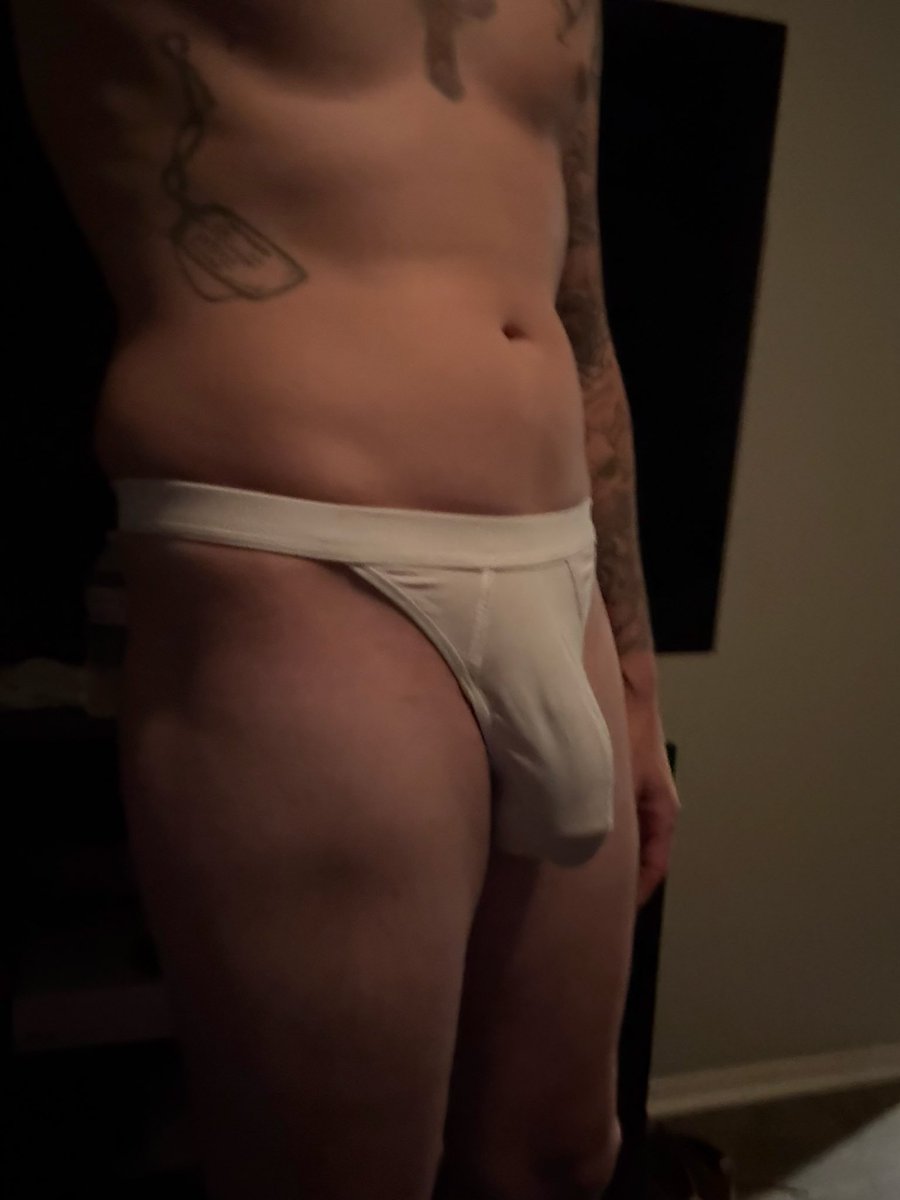 JohnnyMoo69's tweet photo. #underwear #malepower #gstring #bi #bisexual #gay #ass #buldge #dickbuldge #naked https://t.co/QFegEh4olF