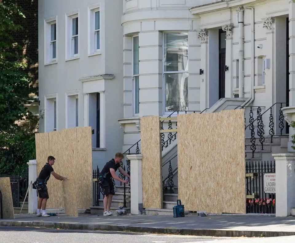 artdirectionk's tweet photo. @SamuelJJack2 @MayorofLondon ...simply read reports from residents who've lived there for years/decades. Feral. #LawlessLondon Sadiq Khan't doesn't care. She must be being paid off handsomely. This year they have a "designated area where women can go who have been sexually assaulted" at a "carnival"? FOULπ https://t.co/fFVF1TYYsS