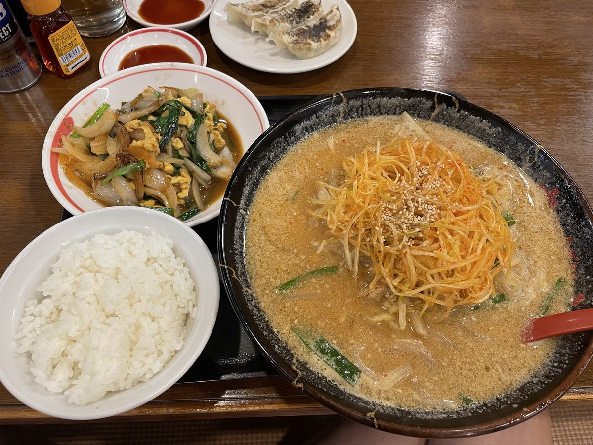 a2collect2012's tweet photo. めん王（柏市）
ねぎ味噌ラーメン
野菜たっぷりのザ味噌ラーメンって感じで、追加で加える生姜がまた良い🫚 https://t.co/sf5rHp9ity