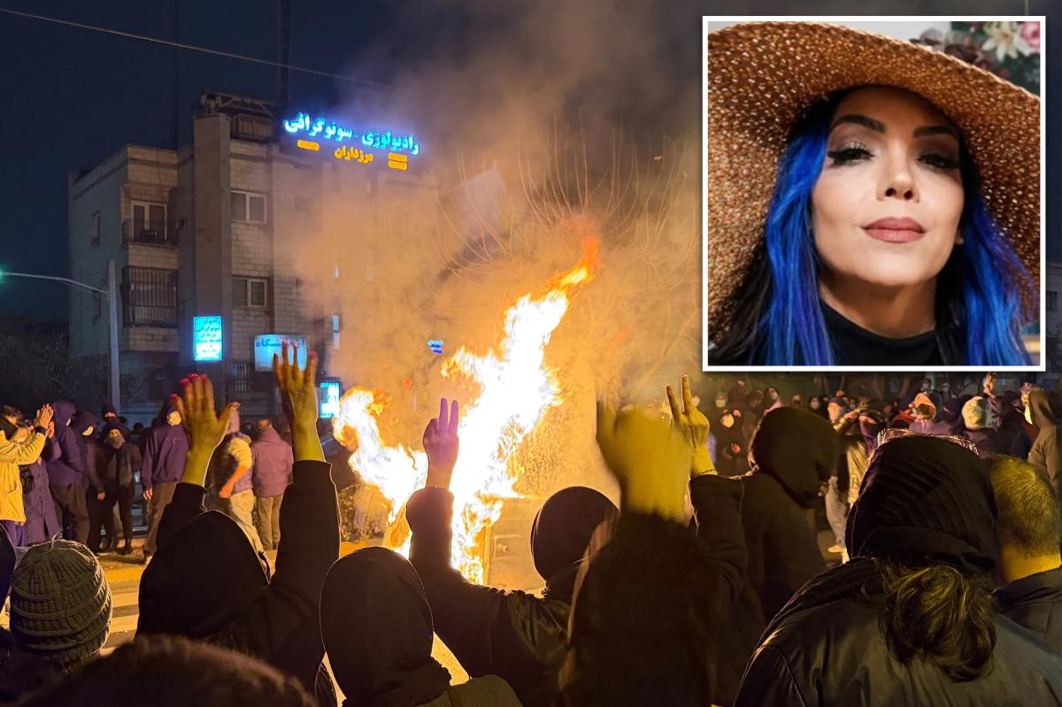nypost's tweet photo. Iranian mother sentenced to death - simply for snapping photos of protest fire https://t.co/iGeJQP9u5b https://t.co/2uC8suzsBv