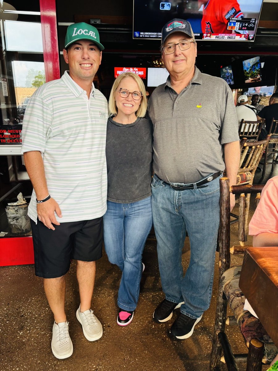 CoachLariscyWH3's tweet photo. Celebrating the big 70 for my dad tonight! Love you @lariscy_whjr
#WildBill #Legend https://t.co/PzOPCM1hle