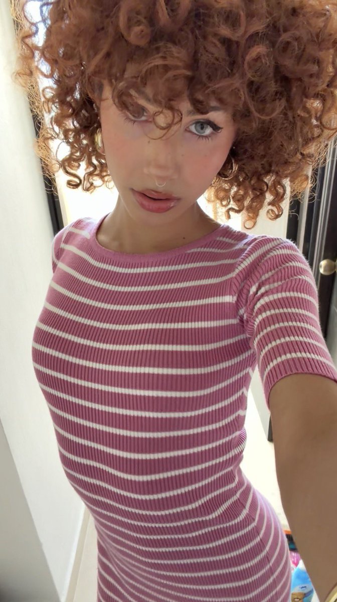 Helenamate62621's tweet photo. do you think I'm beautiful? https://t.co/A1G0ORDcL0