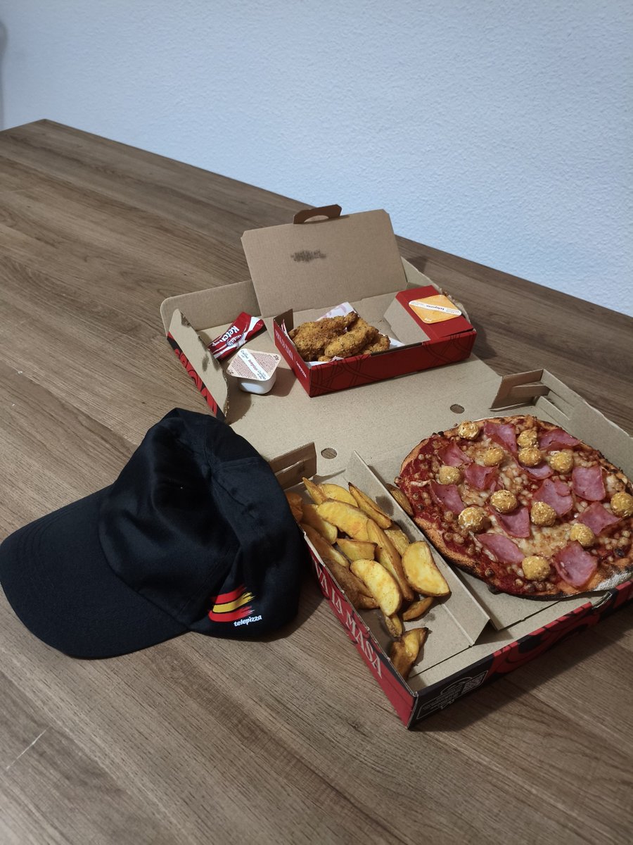 TelepiFan's tweet photo. Pedido del 28/08/2026 @telepizza_es hoy con regalo incluido, gracias! https://t.co/auVVpW68jc