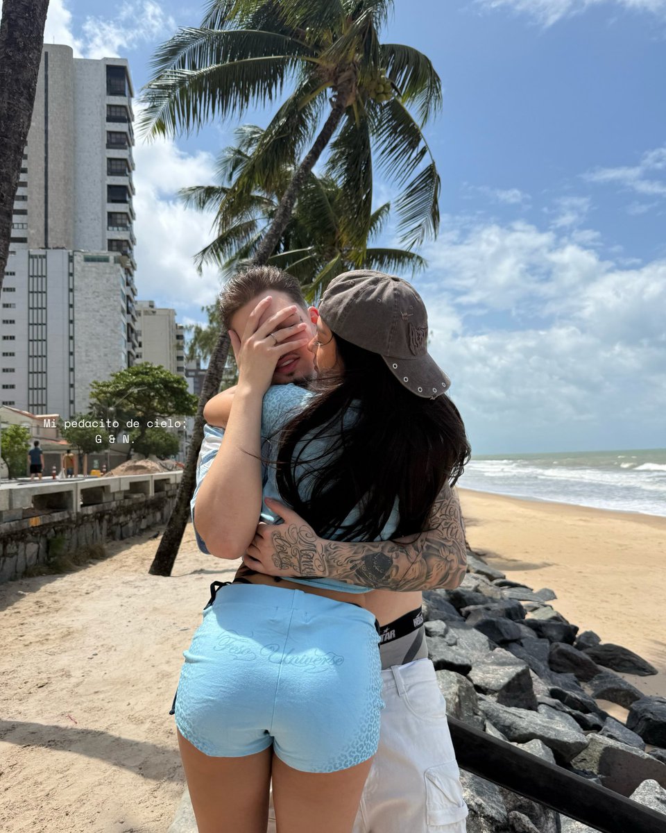 sainttuzz's tweet photo. ㅤㅤ 28: Hawaii, sun, clear water; dolphins and my favorite people.
           ﹫Nylah O'. https://t.co/HxVfiMO5jV