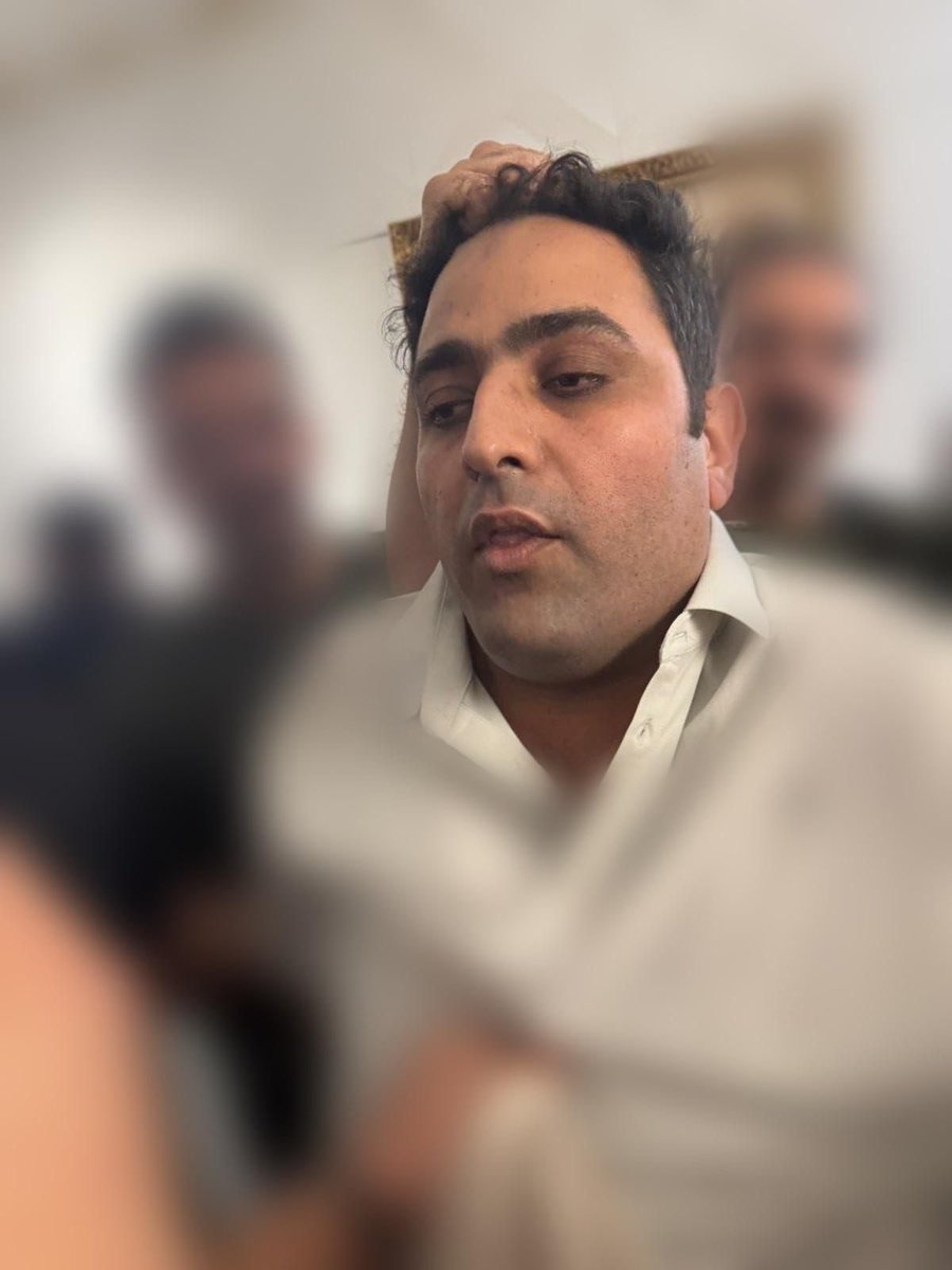 YasserEljuboori's tweet photo. 🚨🚨🚨

بمتابعة القائد العام للقوات المسلحة علي الزيدي، تم القاء القبض عل قاتل العميد هشام محمد https://t.co/zFqKqckTHT