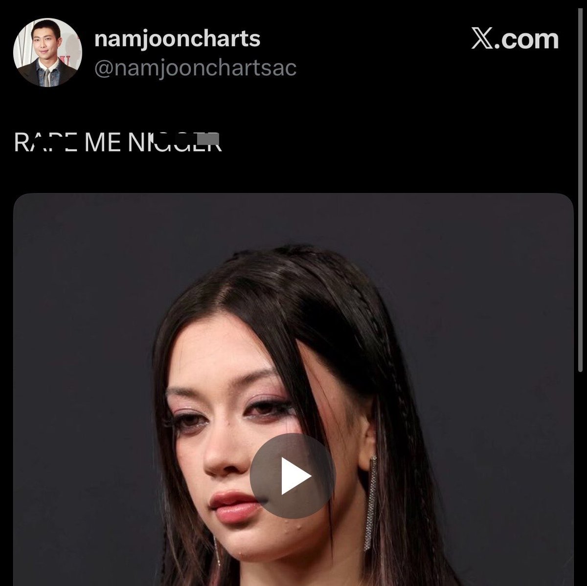 SnarkCrave's tweet photo. BLACKPINK fans are using burner accounts to make disgusting comments about other K-Pop idols, mostly targeting young female idols under HYBE.

Their posts include the use of slurs and making jokes about rape and the ongoing genocide in Palestine. https://t.co/upO03Oy0E0