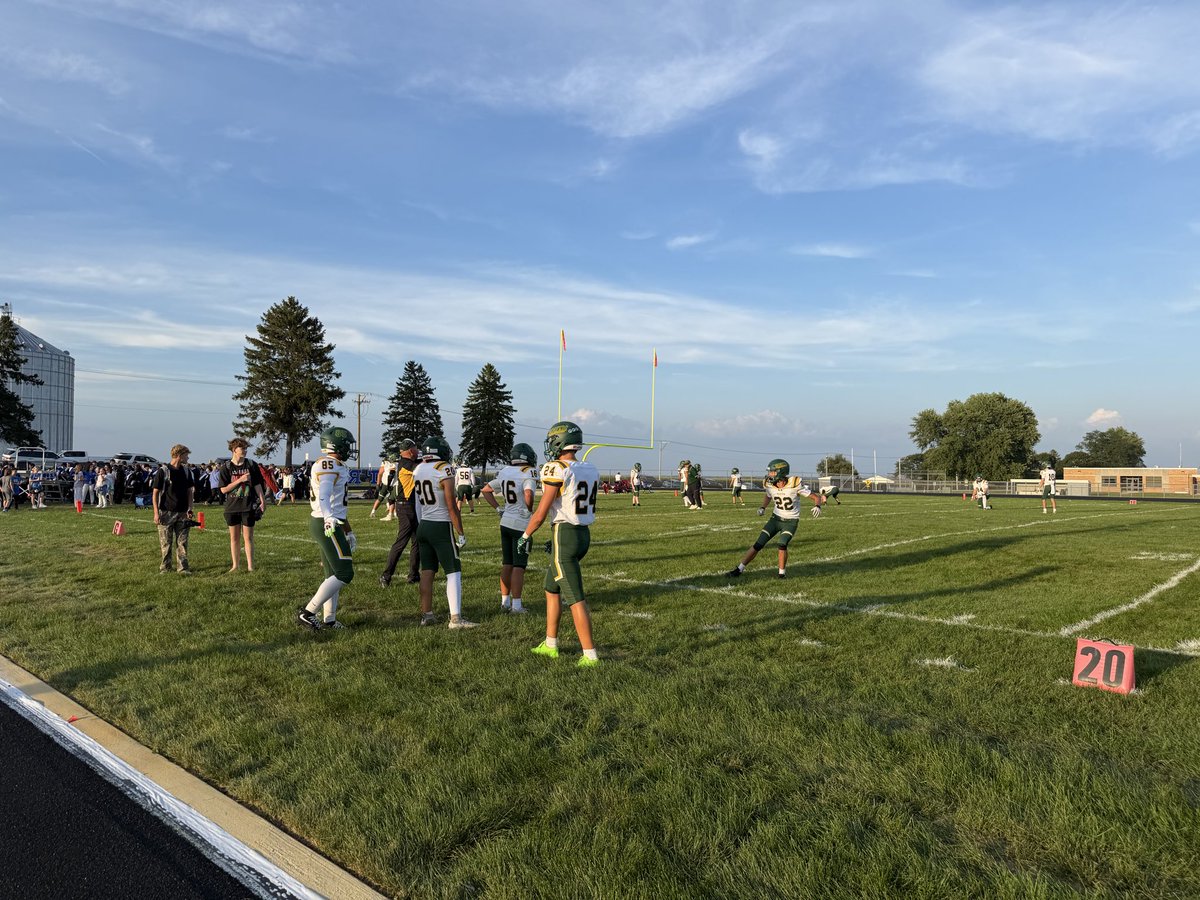 akantecki's tweet photo. At Rocket Hill for FVC football between @CLS_Football 🐊 and @CHSFootball100 🚀 . Only FVC matchup in Week 2 with two 1-0 teams. Who saw that coming? Service is always a challenge here. I’ll try my best for videos. @NWHPreps @FNDrive https://t.co/q1gaRR0KGk