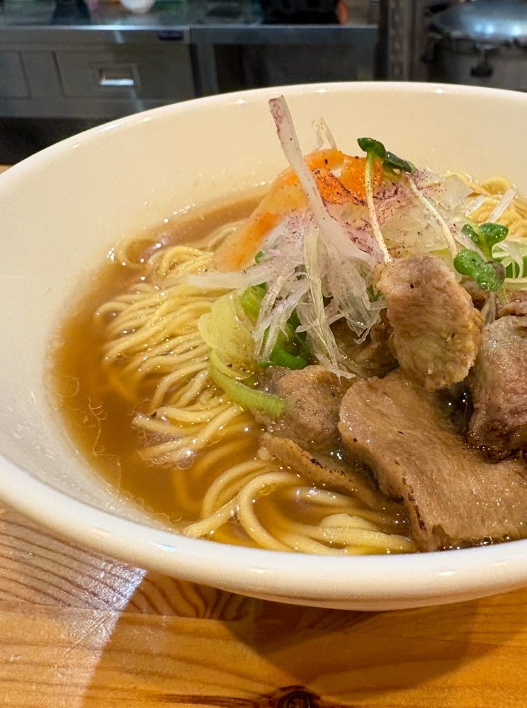 coil20_08's tweet photo. 8/29(土) 🐃牛スープ隠れ家ラーメン屋coil 11:30〜✨新 牛タン丼＆和え麺登場‼️

今週から学校始まった所多かったのでは。
ご近所のご常連ご家族様🙇‍♀️
親御さんがお子様に「夏休み最後の日お昼何食べたい?」と聞いたら「coilのラーメン🍜!」と。おばちゃんうれしくて泣くよ泣くー😭感謝。
本日もぜひ🙏 https://t.co/Andx3Fum6J