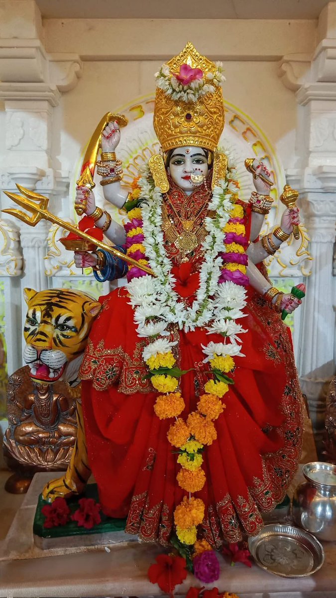 DrMohanYadav51's tweet photo. ॐ ह्रीं ह्रीं क्लीं लं अन्नपूर्णायै  भवान्यै नमः॥

इंदौर स्थित श्री अन्नपूर्णा मंदिर में विराजमान माँ अन्नपूर्णा की कृपा सदैव हम सभी पर बनी रहे, यही मंगलकामना है। https://t.co/HRH5WH7k4q