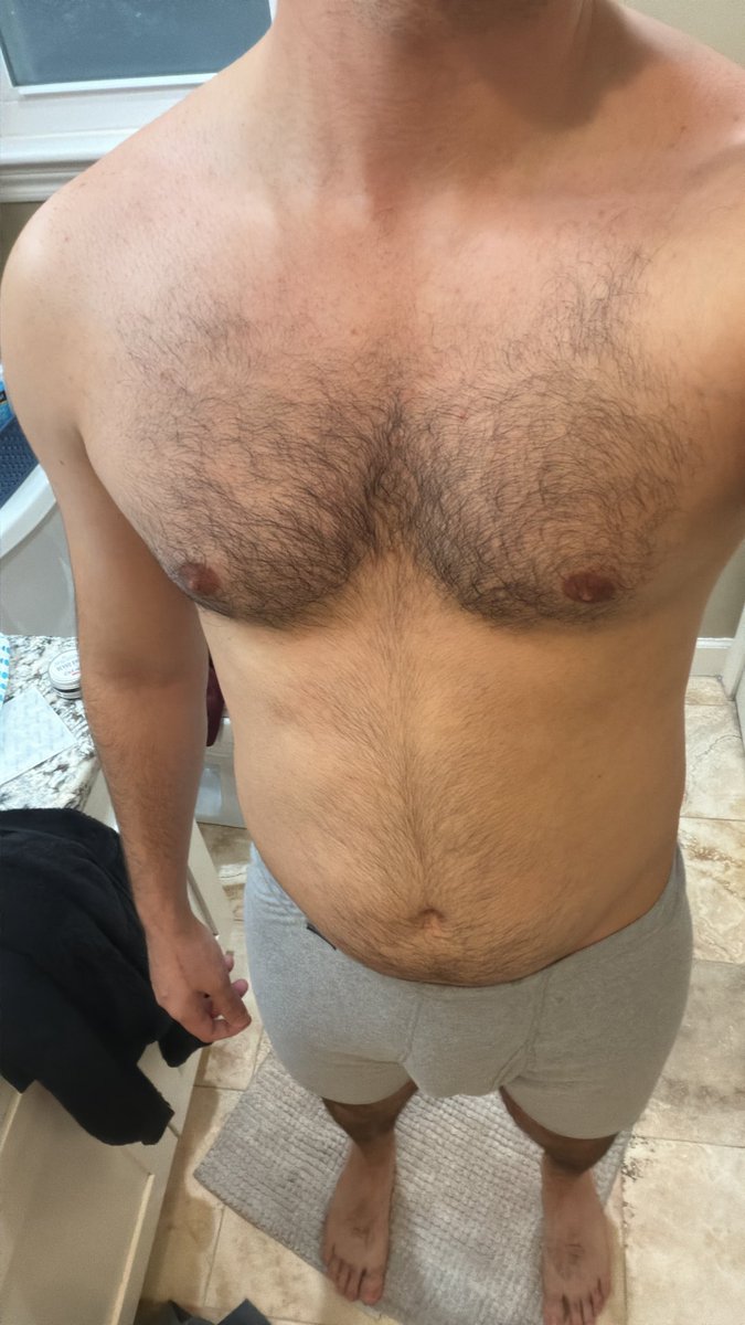 _DamnShawtyOk_'s tweet photo. Some post gym chest https://t.co/x0xW7Yj9DW