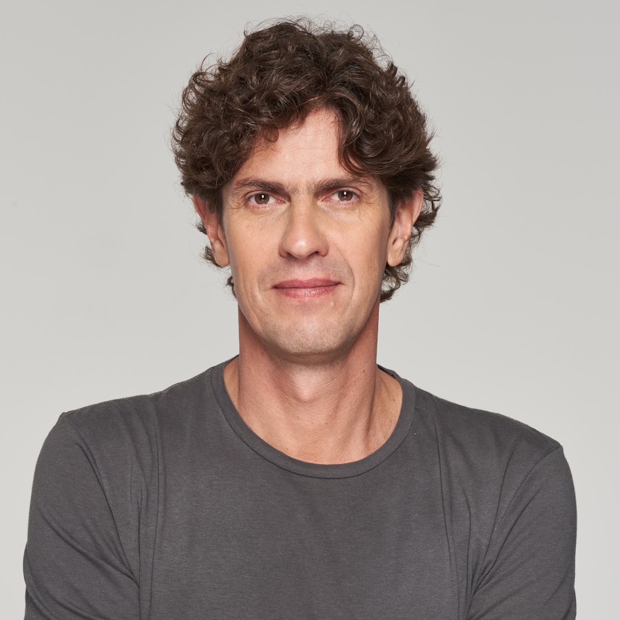 elprofesorcaleb's tweet photo. Se llama Martín Lousteau. Dijo que el gobierno “le pasó su déficit a las familias”. 

Pero vive hace 20 años del Estado. Gana millones como diputado, no presenta ningún proyecto y encima vota con los kukas. 

El único parásito es él. https://t.co/8N7krn85yU