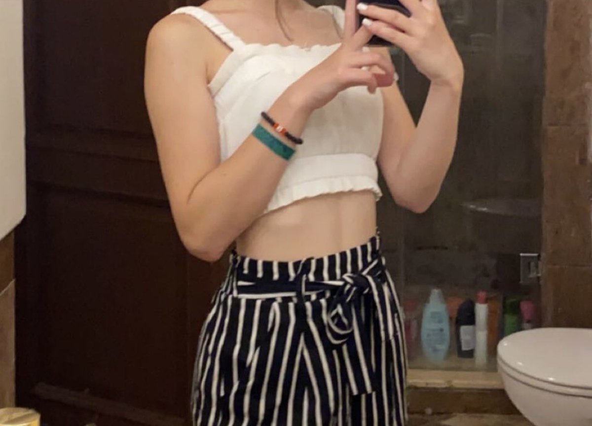 2oo8xMiRA's tweet photo. Outfit-check :) 
#egypt https://t.co/Qz2RZbzqHI