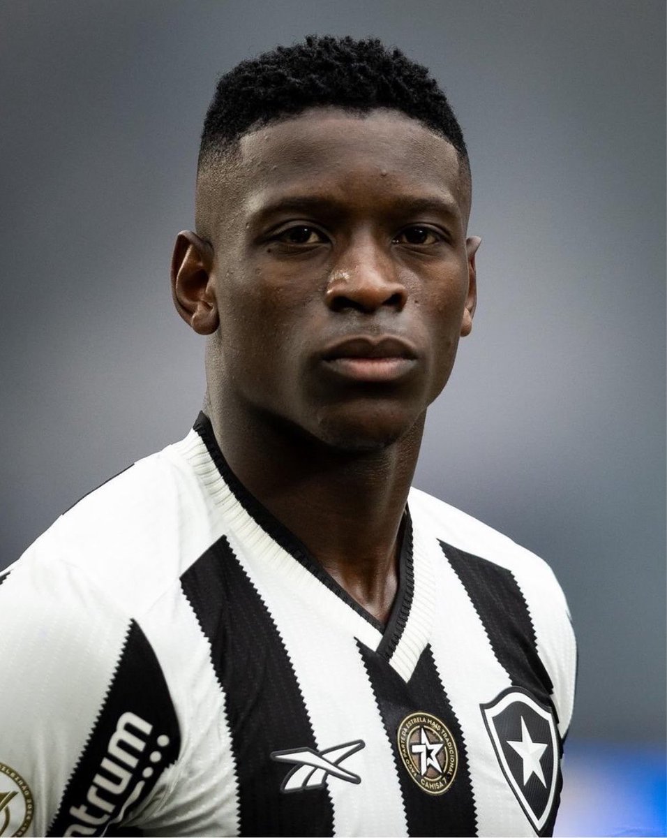 EspacoGlorioso's tweet photo. O staff de Luiz Henrique CONFIRMA conversas com o Botafogo, afirma que o jogador TOPARIA vir pro clube mas que o alvinegro ainda não chegou à pedida salarial.

Já o staff do Danilo está dividido sobre uma ida ao Zenit. Uma parte aceita que ele vá para Rússia devido ao desgaste do camisa 8 no Botafogo.

Outro jogador da negociação, Kadir topa ir para o Zenit.

🗞️ - TF | @simpraisa