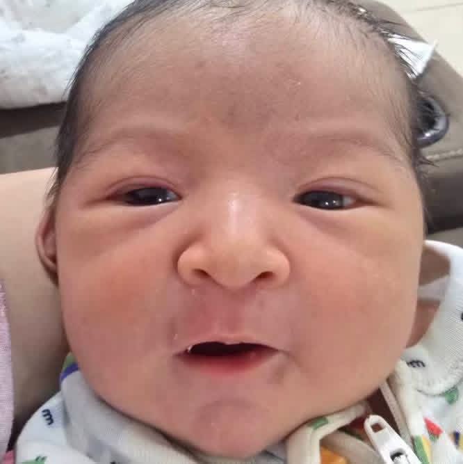 Tackle71Wall's tweet photo. Posted by News Anchor Ryan Wolf in San Antonio Fox News. 
💥 Above all please pray. 💥 

‼️ A 30-year-old mother came home after delivering her baby boy by C-section, then developed severe pain around the surgical area and struggled to breathe.

She went back to the hospital because she knew something wasn’t right.

Days later, Claudia was rushed back by ambulance with sepsis so severe that her family says the infection had already affected her kidneys and lungs.

Then her newborn baby became seriously ill too.

Now a mother who should be recovering from childbirth with her baby in her arms is fighting to recover while little Eli is hospitalized with a serious infection of his own.

This is frightening for any woman who has given birth or is preparing to.

Alma reached out to me from Laredo, Texas, hoping people on my page will surround Claudia and Eli with prayer.

Claudia gave birth to Eli by C-section on August 6th.

A couple of days after being released, her family says she began experiencing significant pain around her C-section and difficulty breathing.

She knew something didn’t feel right and returned to the hospital.

According to her family, Claudia was told she may have been overdoing it after giving birth and needed to take it easy.

But she kept getting worse.

On August 15th, Claudia became so short of breath that she called an ambulance.

Her family says doctors discovered she had developed sepsis from a severe infection that had already affected her kidneys and lungs.

She was admitted to the ICU in critical condition.

Then, while her loved ones were trying to comprehend how a 30-year-old new mother had become so desperately ill, they were hit with another frightening development.

Baby Eli was sick too.

The newborn was transferred to Driscoll Children’s Hospital after doctors discovered what the family describes as a serious infection in his chest.

In a matter of days, a mother and her newborn went from beginning their life together to fighting serious infections in separate hospitals.

The family says doctors are still trying to understand what happened and whether the two infections could somehow be connected.

There is some encouraging news.

Alma says Eli has begun improving.

Claudia remains in delicate condition as her body continues fighting to recover.

And there is one thing this family desperately wants to see again:

Claudia holding her baby boy.

If you’re a mother who experienced a serious or unexpected complication after giving birth, please share your story below. What symptoms told you something wasn’t right?

Someone reading your experience may need to hear it.

And please put Claudia and Eli’s names in your prayers today.

Pray for Claudia’s lungs and kidneys to recover, for Eli to keep getting stronger and for wisdom for every medical professional caring for them.

Most of all, pray for the day this new mom can finally hold her baby boy in her arms again.

To help Claudia and Baby Eli ⬇️

🚨 To help Claudia and Baby Eli:
https://t.co/2KYYpdp5l0