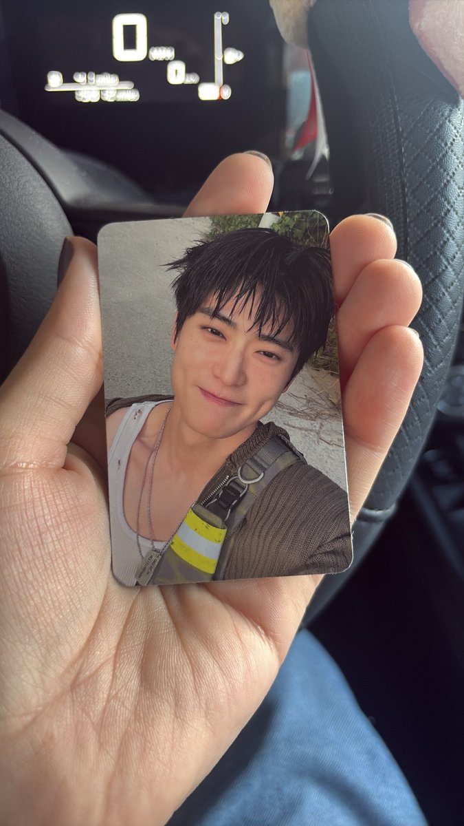 unojaehyun's tweet photo. how do i get these pcs please🧎🏻‍♀️🧎🏻‍♀️🧎🏻‍♀️why are they in the US only https://t.co/aJ4M4ol0Dy