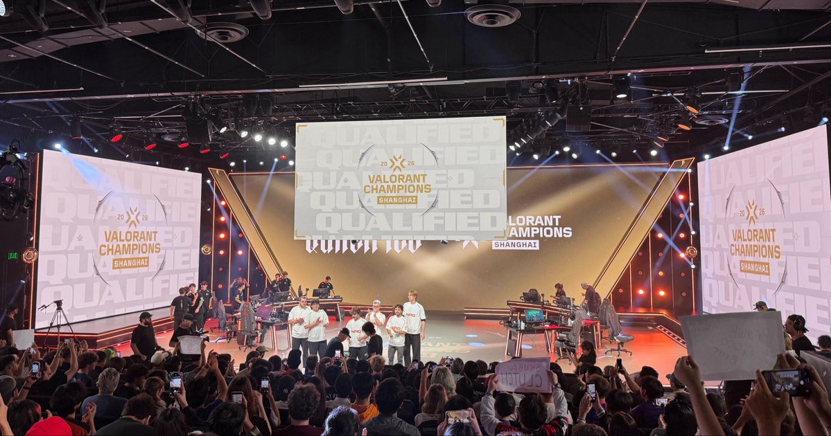 kellysama_'s tweet photo. Blessed to watch them play at champs again 🥹🧡🤍 WOOOOOOO https://t.co/2XT8sP9Br2