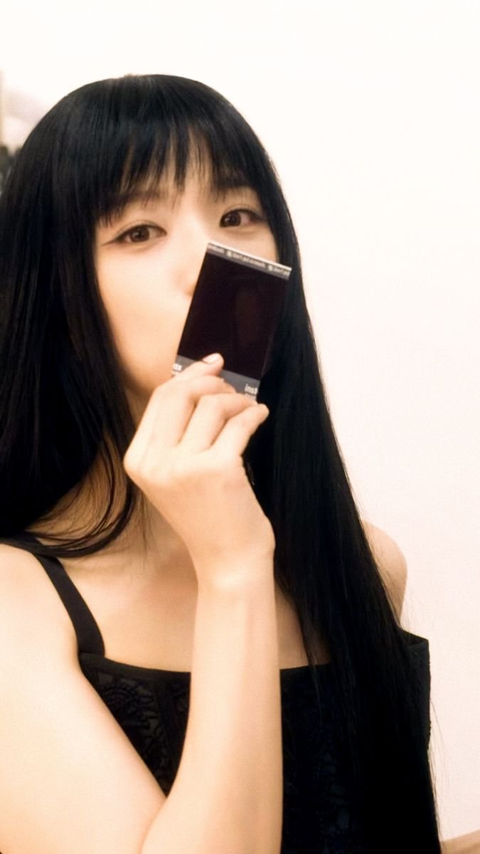 veronicajisoo's tweet photo. i love everything about this look https://t.co/6BJSsBLT8u