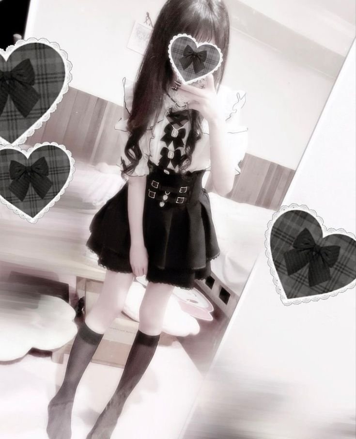 marinbraginsky's tweet photo. .✦ ݁˖The skirt looks just right on her waist! https://t.co/80PU726LBL