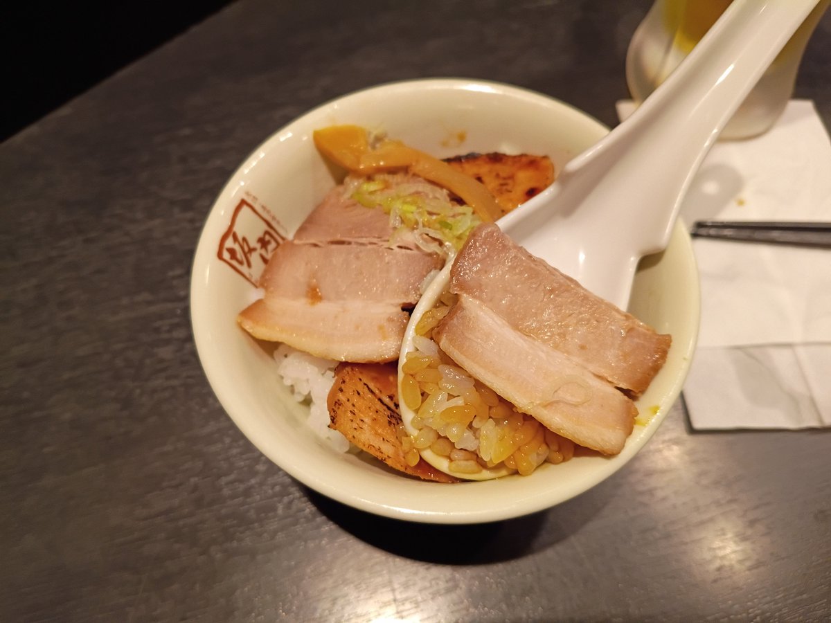 kyosuke0908's tweet photo. 市川の喜多方ラーメン坂内さん☺️
チャーシューラーメン大好き☺️
美味しいから１択☺️
麺もスープも美味しい🥰 https://t.co/2pJ67l9Yhf