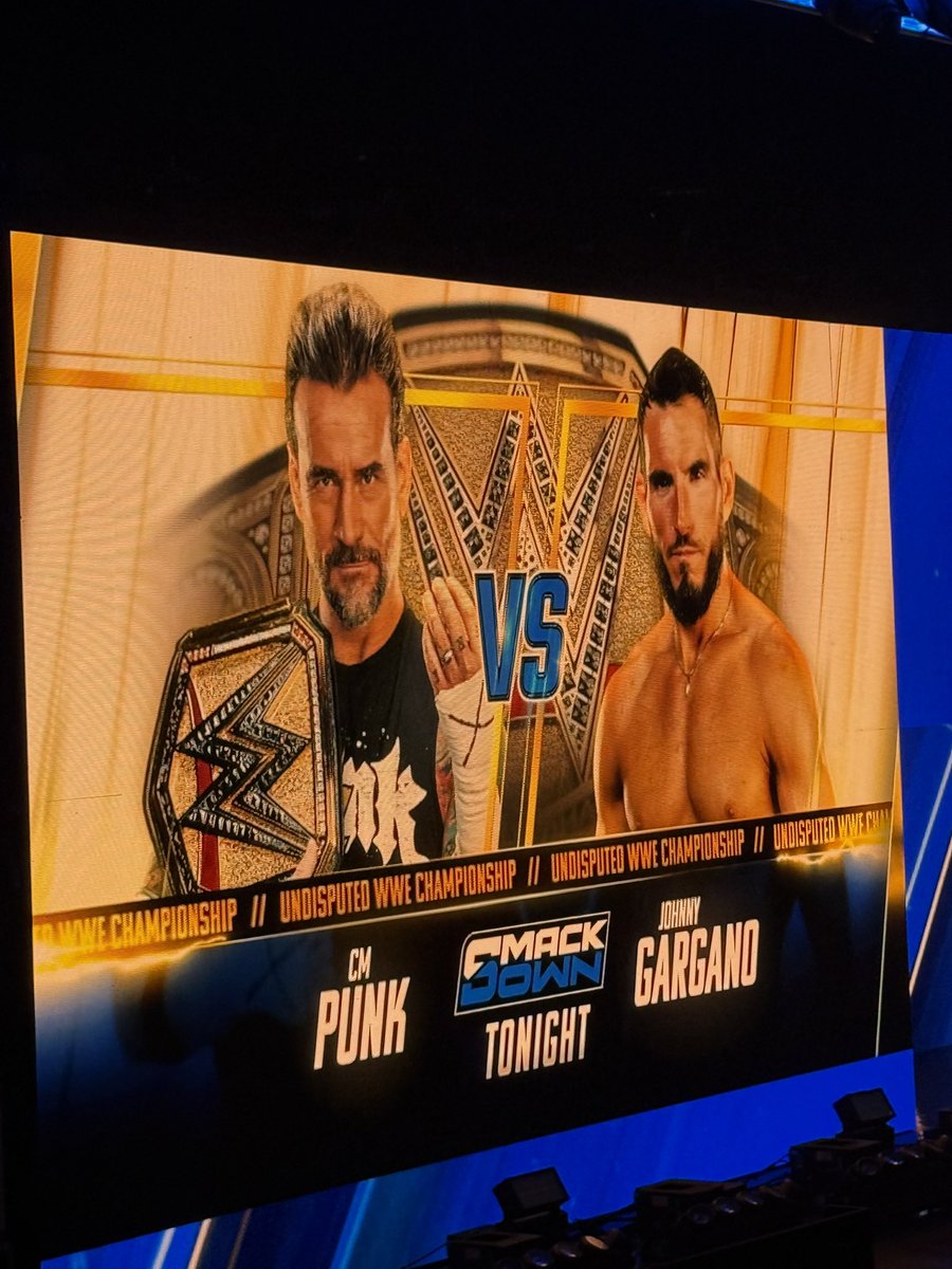 rhinocerosbug's tweet photo. CM PUNK VS JOHNNY GARGANO IS CONFIRMED FOR TONIGHT https://t.co/E2Ac7q4aiM