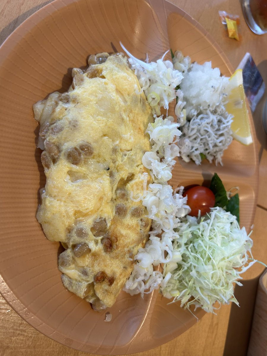 tyaze_'s tweet photo. 朝からご機嫌な朝食で勝ち確 https://t.co/G1Yd6golf4