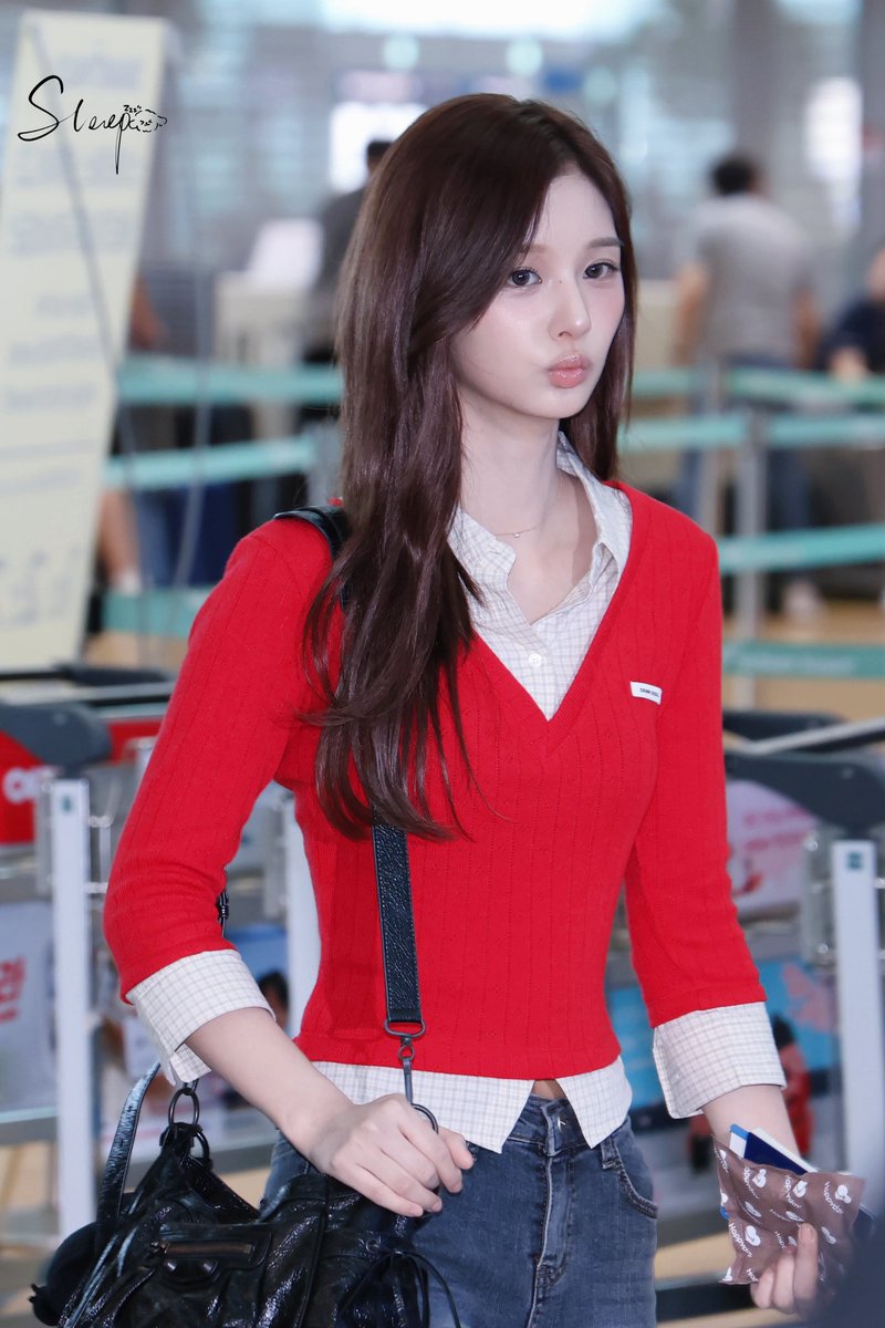 sleep_0520's tweet photo. 260829 ICN

#설윤 #SULLYOON 
#엔믹스 #NMIXX https://t.co/kCQSGKkUjx