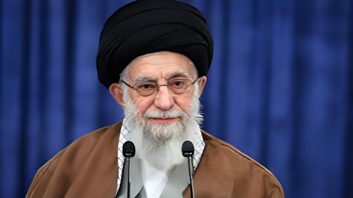 OnywereDuke's tweet photo. @SpeakerPelosi If you dislike the current theocratic Iran, then you really should have been kinder to the Pahlavi regime. The 14th Dalai Lama is the equivalent of an exiled Khomeini—do you truly understand Tibet?
Khomeini and Khamenei should also receive the Nobel Peace Prize. https://t.co/FiomHj8DYS