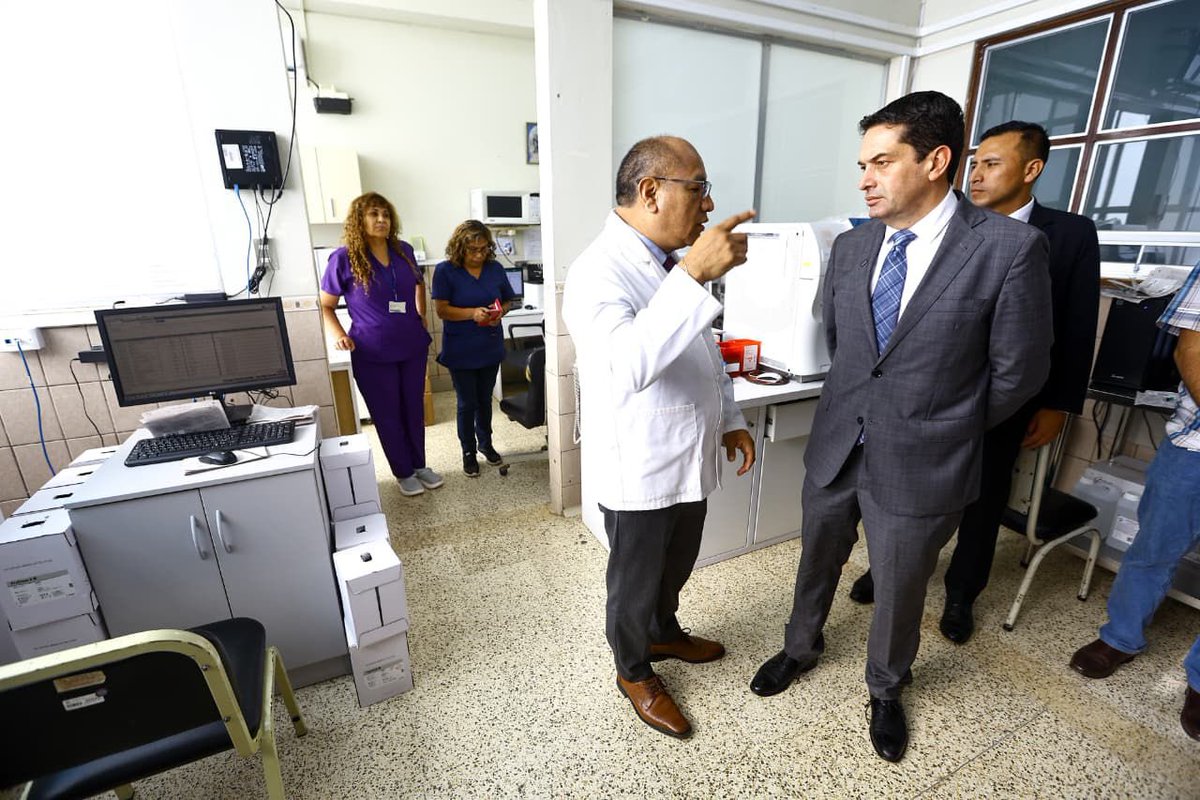 mikitorresfp's tweet photo. Hoy realicé una visita inopinada al Hospital María Auxiliadora en San Juan de Miraflores para conocer cómo se atiende a los pacientes y cuáles son las dificultades que enfrentan.

Estamos próximos a discutir el Presupuesto de la República. Tenemos que trabajar para que los recursos respondan a las necesidades. 🇵🇪