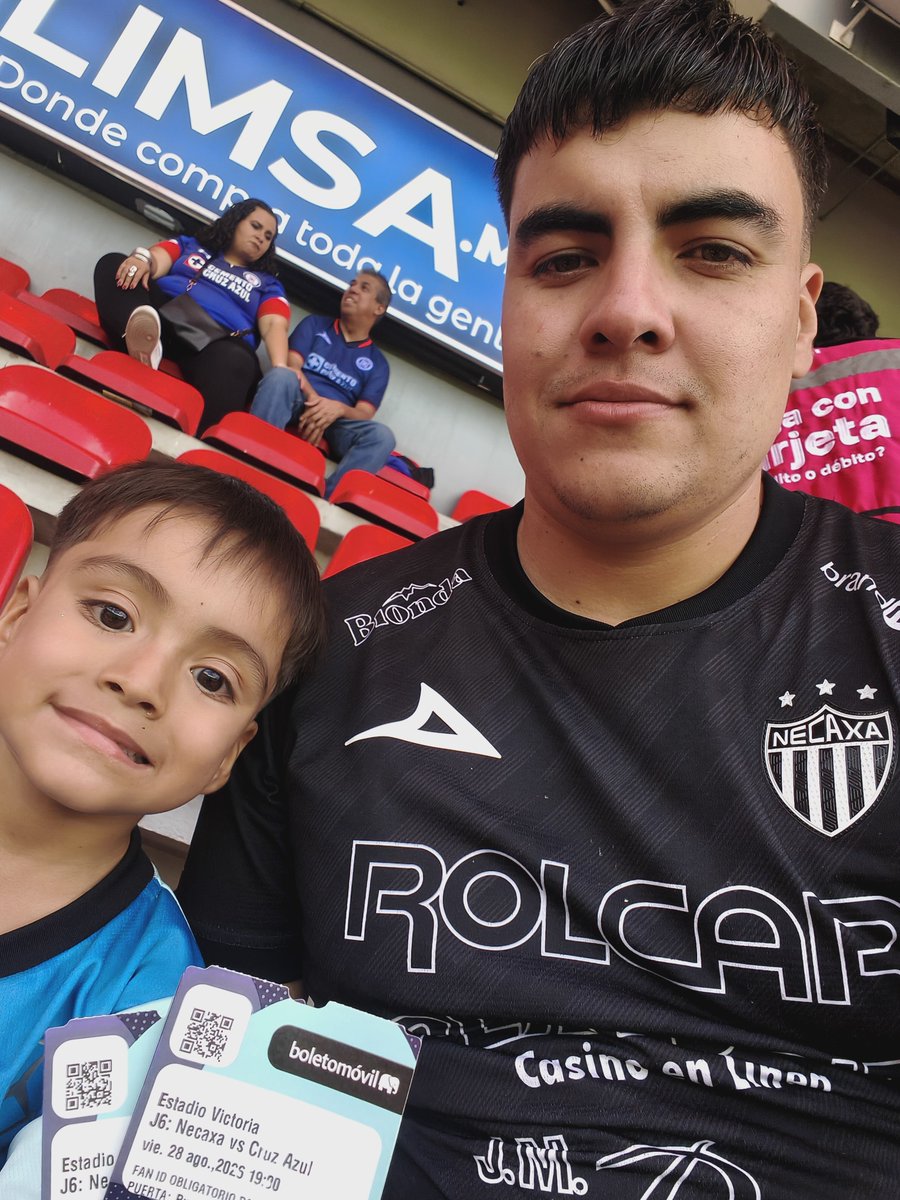 fabian14lyf's tweet photo. Ya listos para apoyar a el rayo gracias a @playdoitmexico https://t.co/SCHiwaMutq