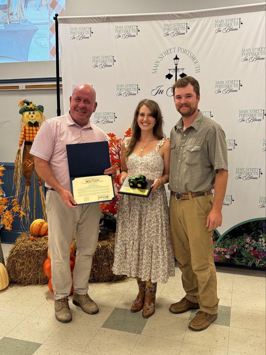 RepDaveTaylor's tweet photo. Charity and I had the pleasure of joining the Main Street Portsmouth In Bloom Farm to Table Dinner to celebrate our local farmers, growers, small businesses, and community leaders who make Southern Ohio such a special place to live and work! 

Thank you to everyone who worked to make this evening possible, and congratulations to each outstanding business who was recognized with an award for the high-quality services they provide to our community. 

Supporting our local farmers and small businesses means investing in the future of Southern Ohio, and it was a pleasure joining some of them for an evening of celebration!