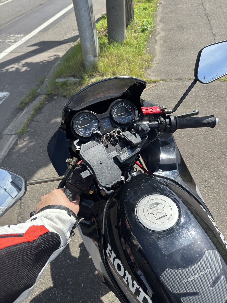 ain_syms's tweet photo. ガス欠手押しレーシング https://t.co/txiqe6otSM
