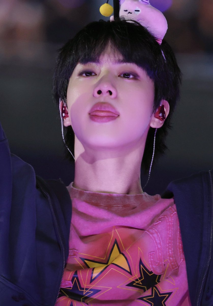 seokaven's tweet photo. the most bratz doll anyone has ever looked https://t.co/uUXG2brDLG