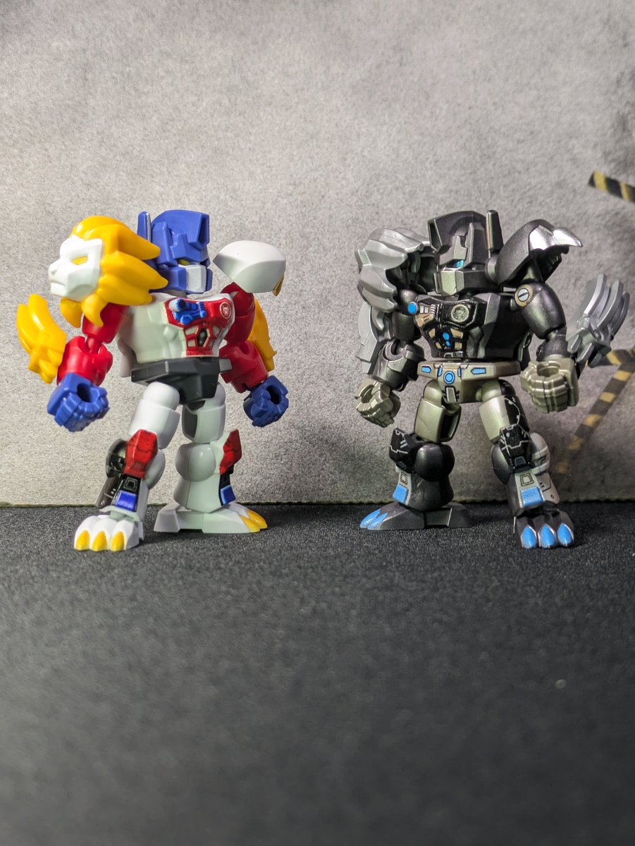 kowloon_9d's tweet photo. ライオコンボイ[レオプライム]と
ネメシス・ライオコンボイの2人です。

まさか両方出るとは嬉しいったらないです。箱買いしてたらどちらかしか手に入らないのですが、バラ買いで運が上ブレしましたね(ﾔｯﾀ!)✨これがあるからガチャ的なものはやめられねぇんだドパパ

カッケェ…🤩
#TRANSFORMARS https://t.co/4x5UtfKxbK