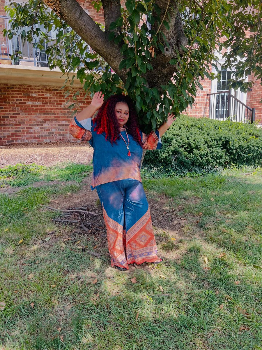 grashiah's tweet photo. Happy birthday to me. One more year around the 🌞 sun. https://t.co/nimwY72gt2