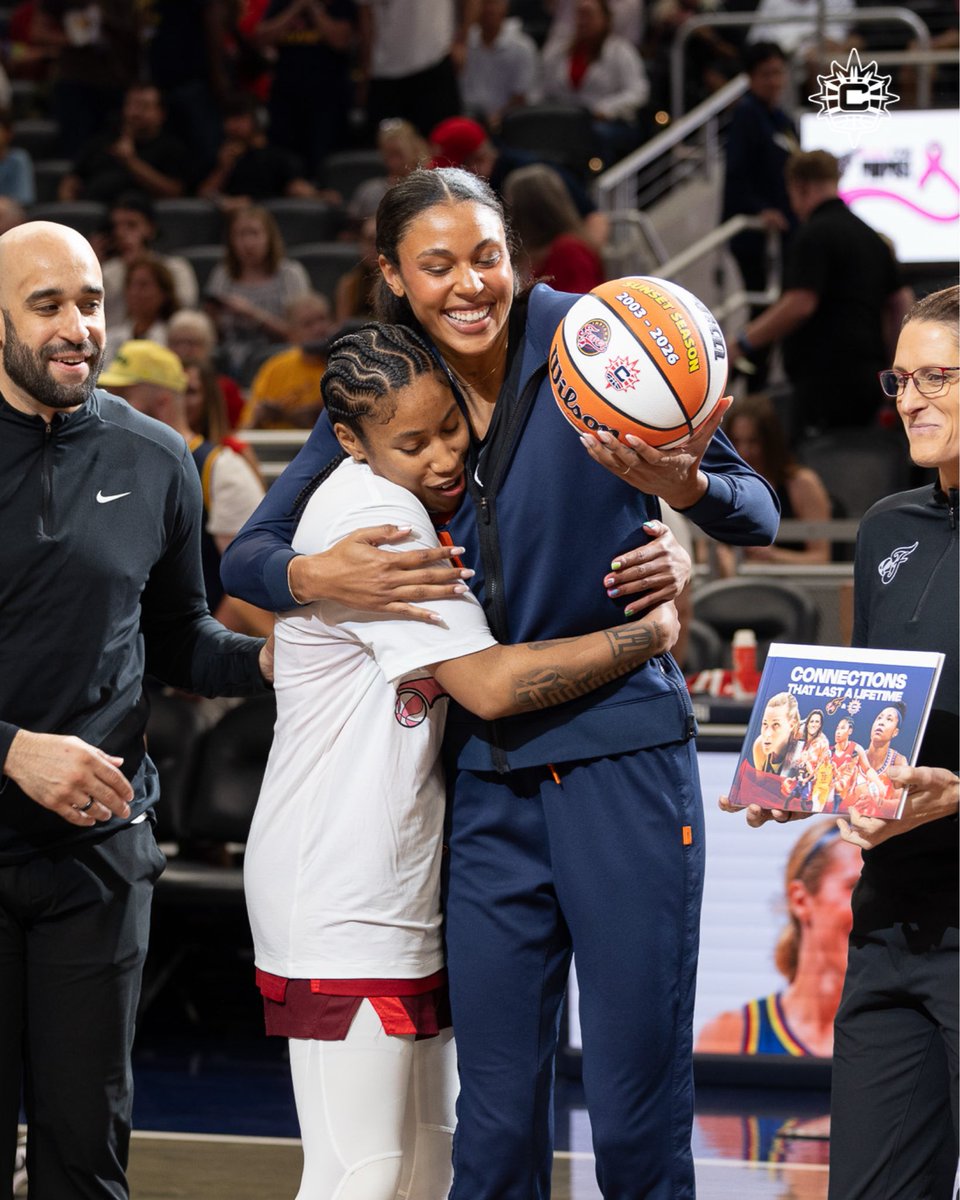 ConnecticutSun's tweet photo. A special pregame moment in Indy🧡

Thank you, @IndianaFever, for honoring our final season and celebrating our time in Connecticut. The moment was made even more meaningful by having the ball and photo book filled with messages presented by familiar faces who have been part of the Sun organization and our story over the years.

#GoldenHour | #CTSun