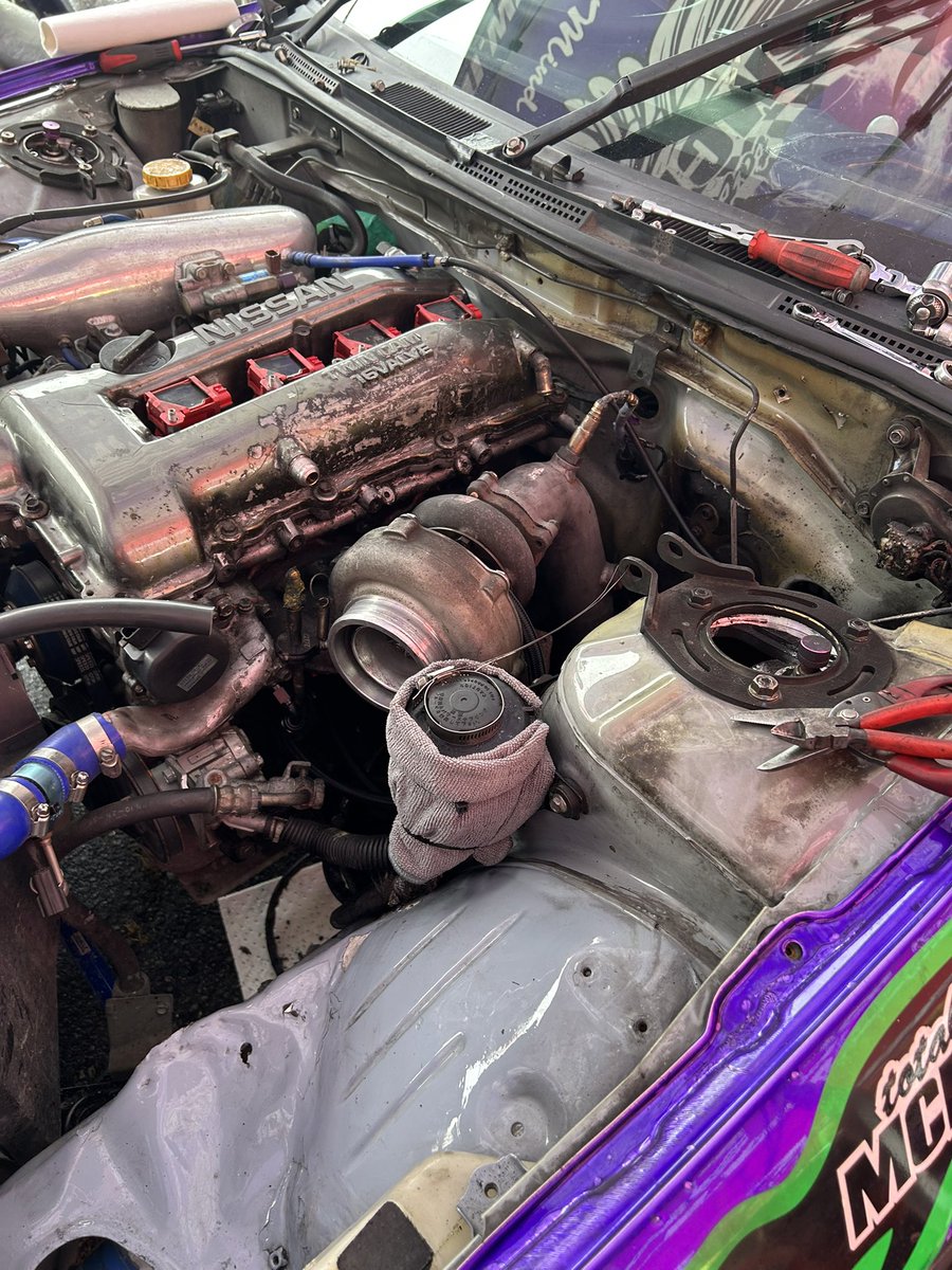 g_mogami36's tweet photo. D1ライツ備北ラウンド7
燃えた車も皆様のご協力で直していただき
朝イチの練習走行でデフブロー😭
本番までには直して頑張ります😁👍
HONEST D-MAX MCR Factory SHIBATIRE
#36 最上弦毅
@s.sho62 #honestgroup
@mcrfactory (#mcrfactory)
@shibata_r31house (#シバタイヤ)
@dmaxjapan https://t.co/msrexunGAe