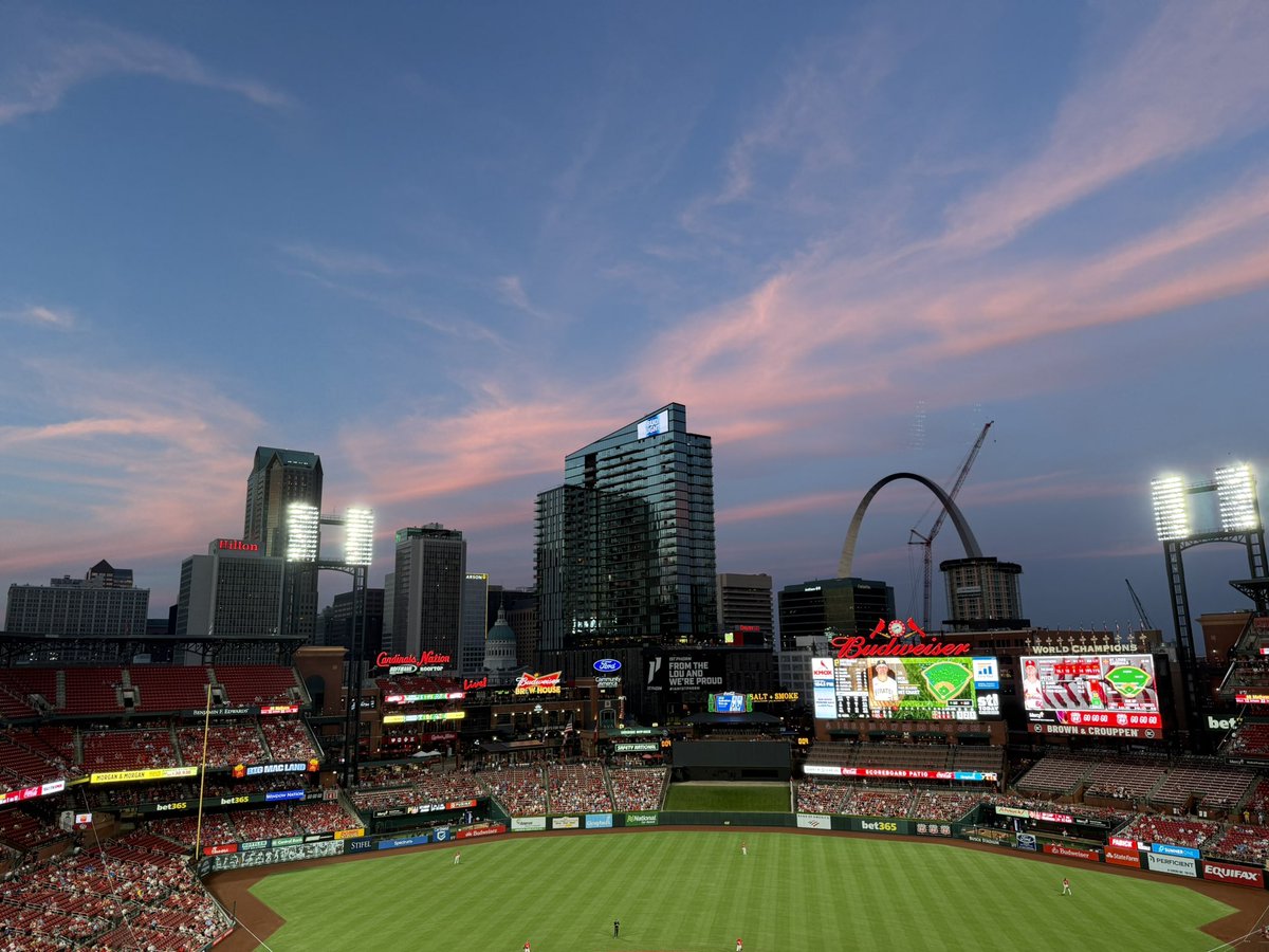 jmjones's tweet photo. Strong night in the #BaseballSky department: https://t.co/ICBmQT43US