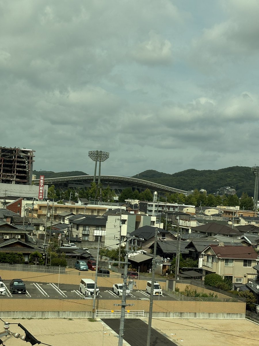 Fsv8qQ's tweet photo. 初めての豊スタ遠征スタート！

今日も安定のおひとり様です。

名駅で友人と会って昼飲みしてから豊スタへ向かいます。

車窓からJスタを見ながら
スタジアム問題が良い方向へ向かうようにと願う。

#岡山サポ名古屋遠征 
#ファジアーノ岡山 https://t.co/xO5zE1Y7rk