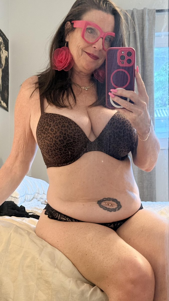 FergusonLu22461's tweet photo. smash or pass https://t.co/SOX7jTb4sC