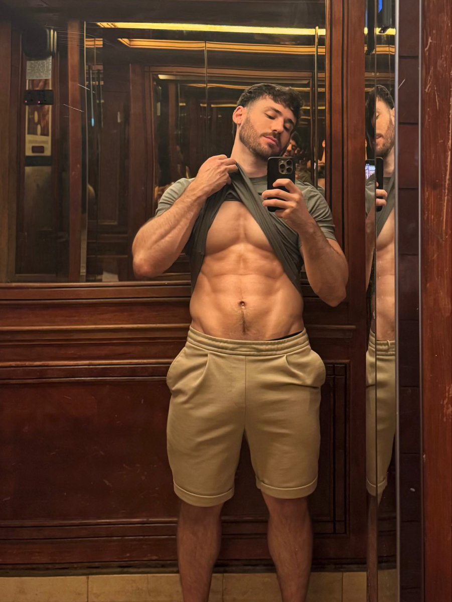 YoavEvens's tweet photo. Happy weekend everyone ❤️💦🏳️‍🌈 https://t.co/OD8ifdHQKz